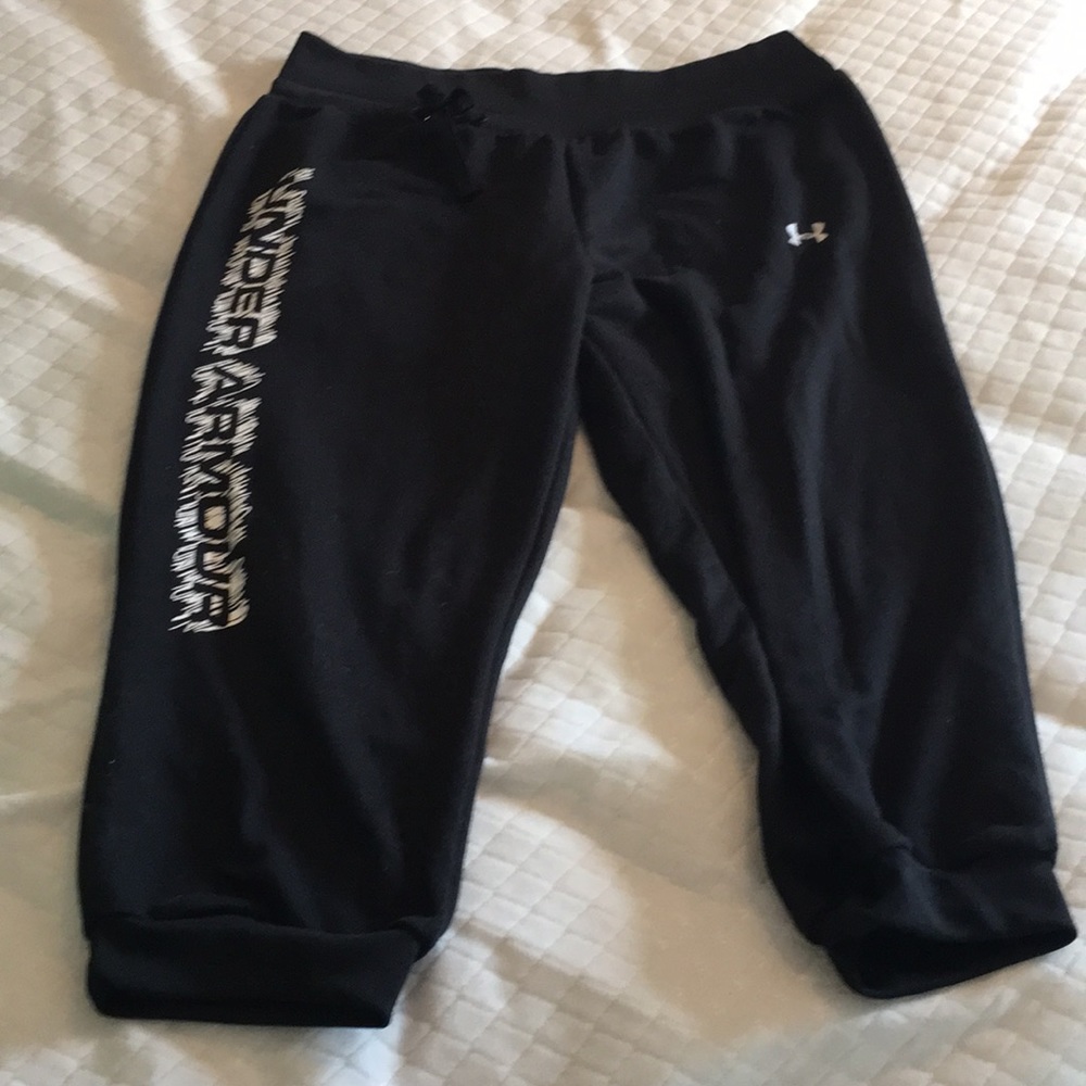 Under armour black Capri crop sweatpant